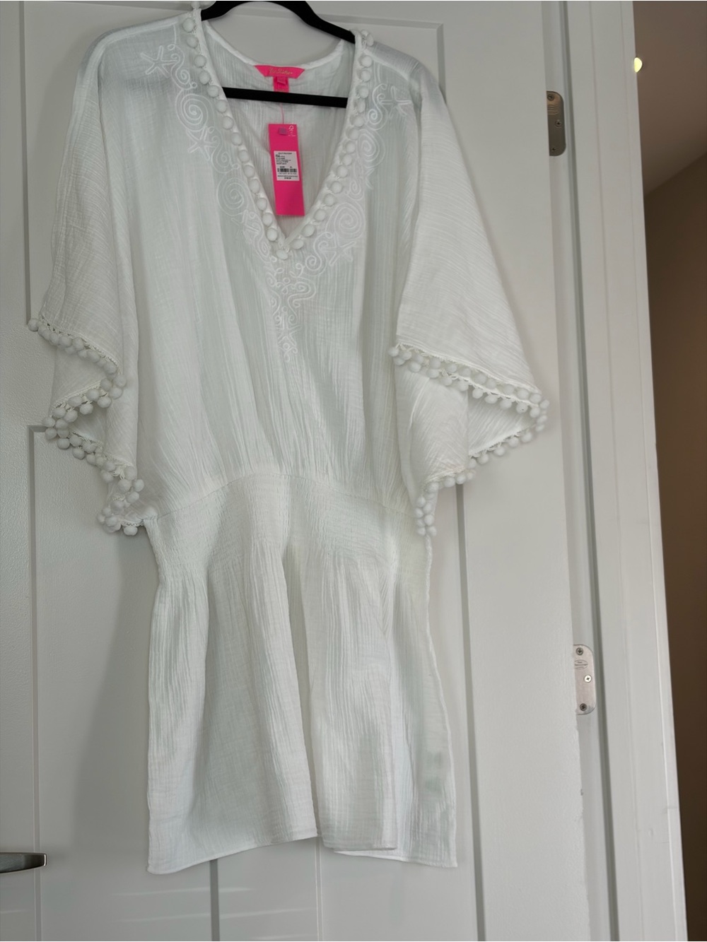 Lilly Pulitzer AMAURY EMBROIDERED COVERUP
RESORT WHITE SIZE:XL. NWT
